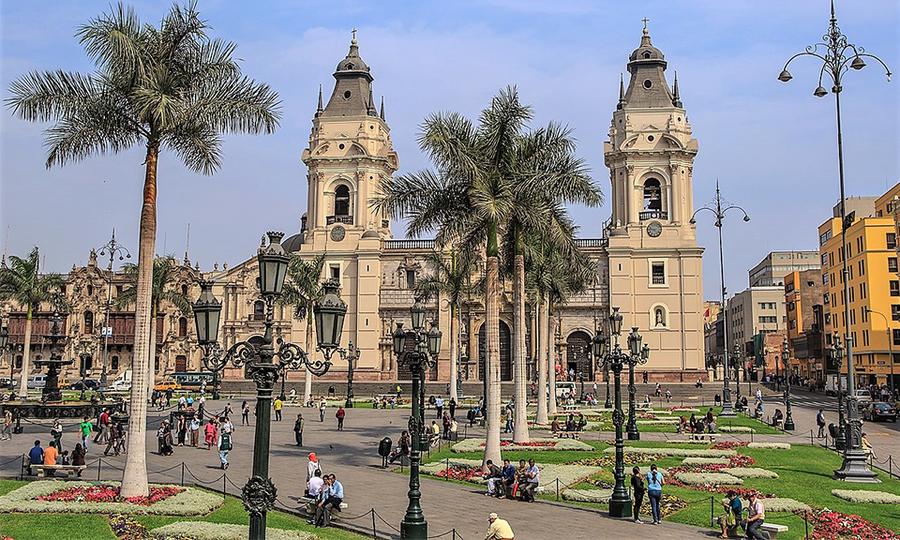 بيرو تخفف إجراءات الإغلاق أول الشهر المقبل وسط تدهور اقتصادي