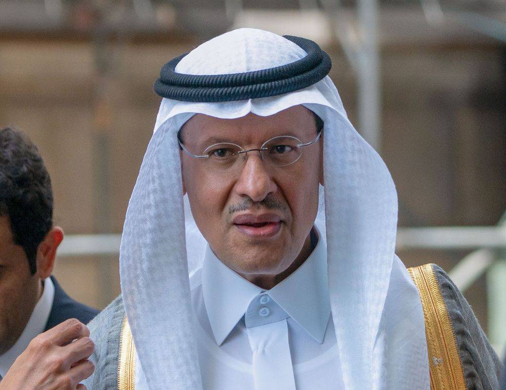 الأمير عبدالعزيز بن سلمان.