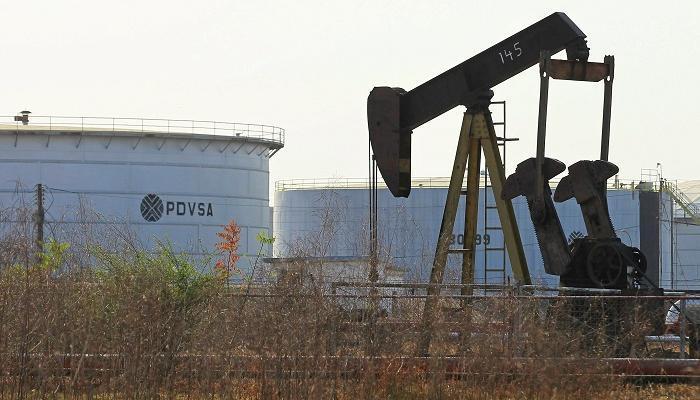 إنتاج فنزويلا من النفط الخام يهبط في يونيو لأدنى مستوى منذ ثمانية عقود