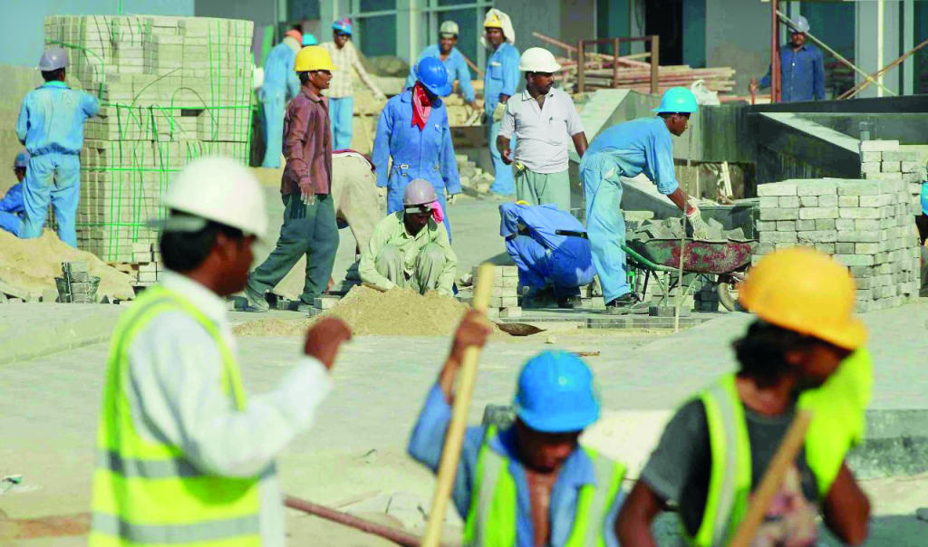 تأمين حقوق غير السعوديين في القطاع الخاص .. وتحمل الدولة التكاليف