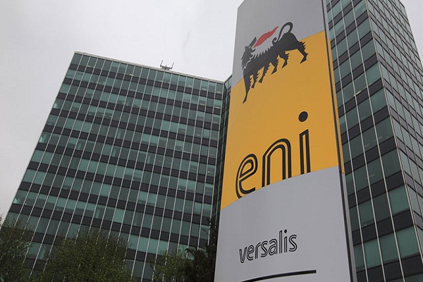 إيني تشطب 3.5 مليار يورو من أصولها بعد خفض توقعاتها لأسعار النفط والغاز