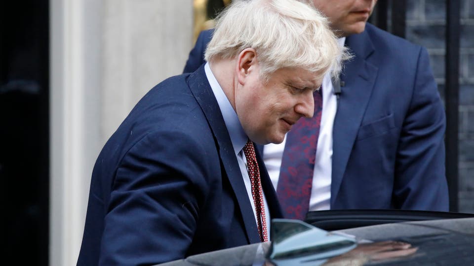 جونسون: أتحمل المسؤولة كاملة عن استجابة الحكومة لتفشي كورونا