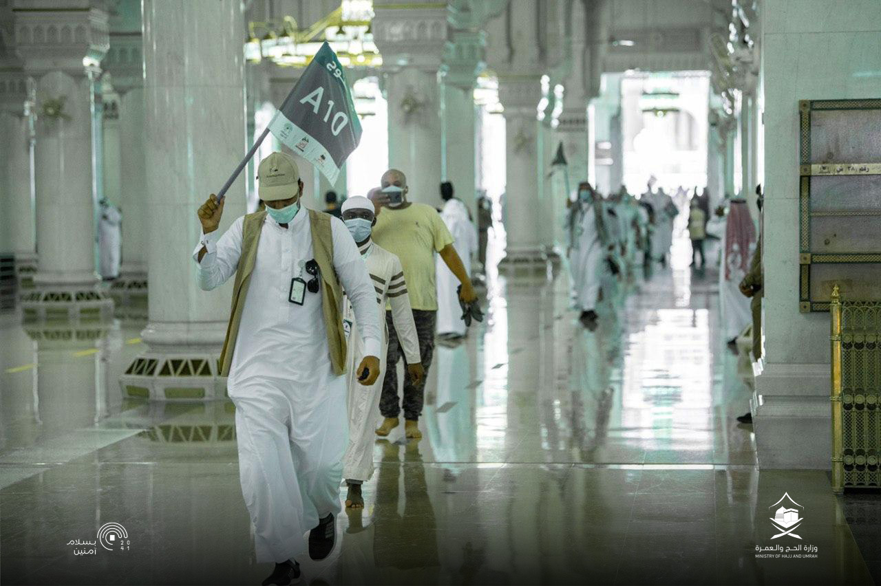 وصول ضيوف الرحمن إلى المسجد الحرام لأداء طواف الوداع