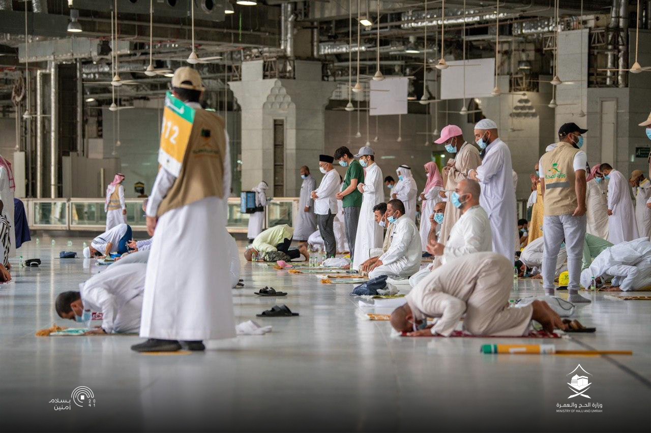 وصول ضيوف الرحمن إلى المسجد الحرام لأداء طواف الوداع