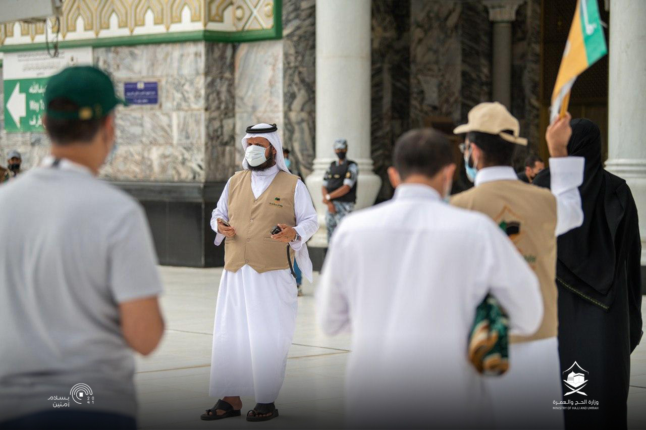 وصول ضيوف الرحمن إلى المسجد الحرام لأداء طواف الوداع