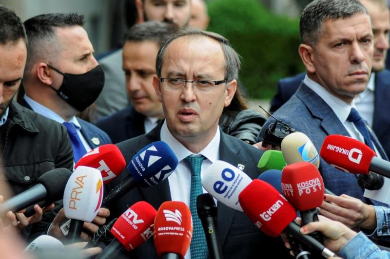 رئيس وزراء كوسوفو يعلن إصابته  بكورونا