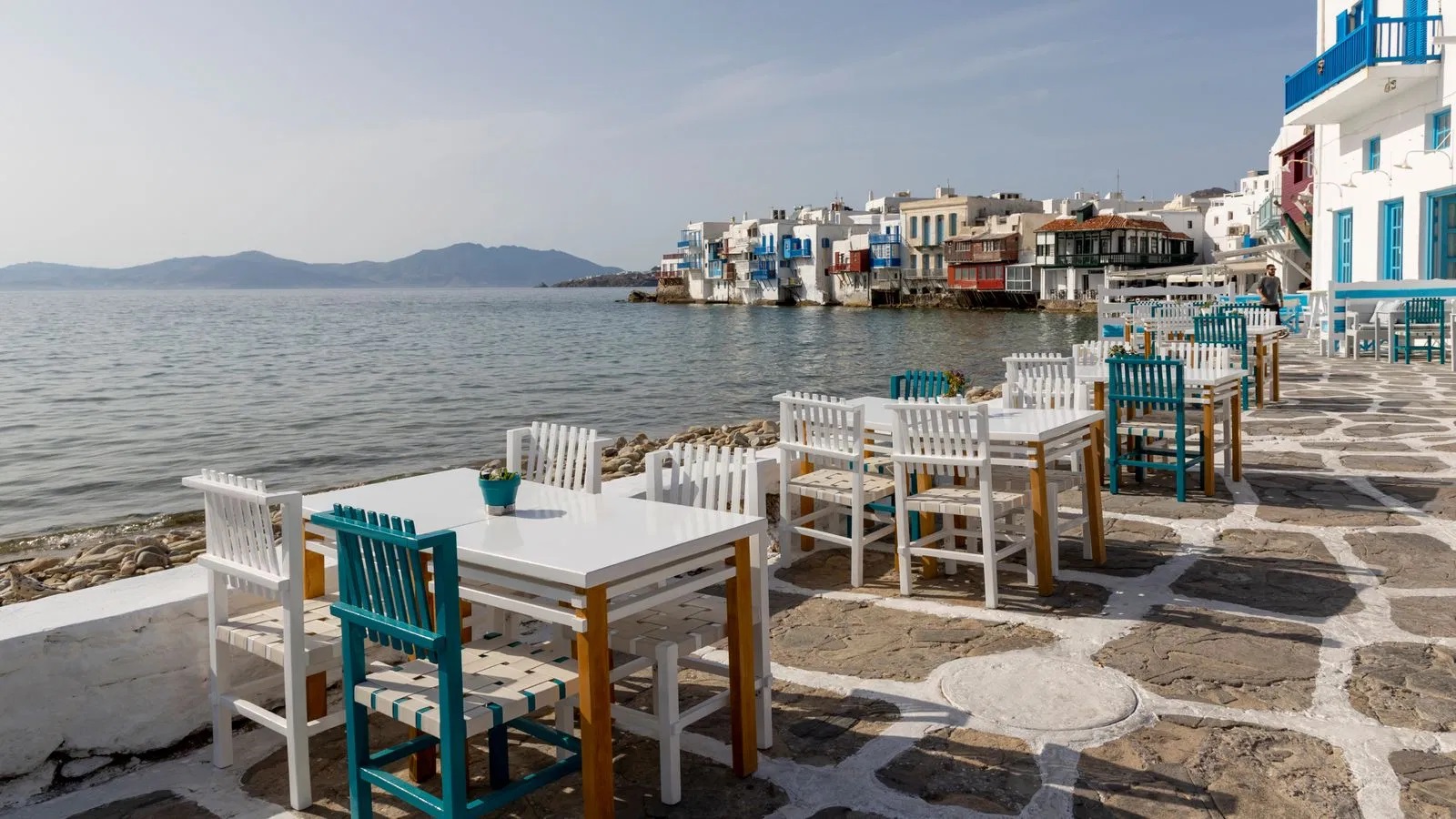 للشهر الرابع على التوالي.. عائدات قطاع السياحة في اليونان تهبط 97% خلال يونيو