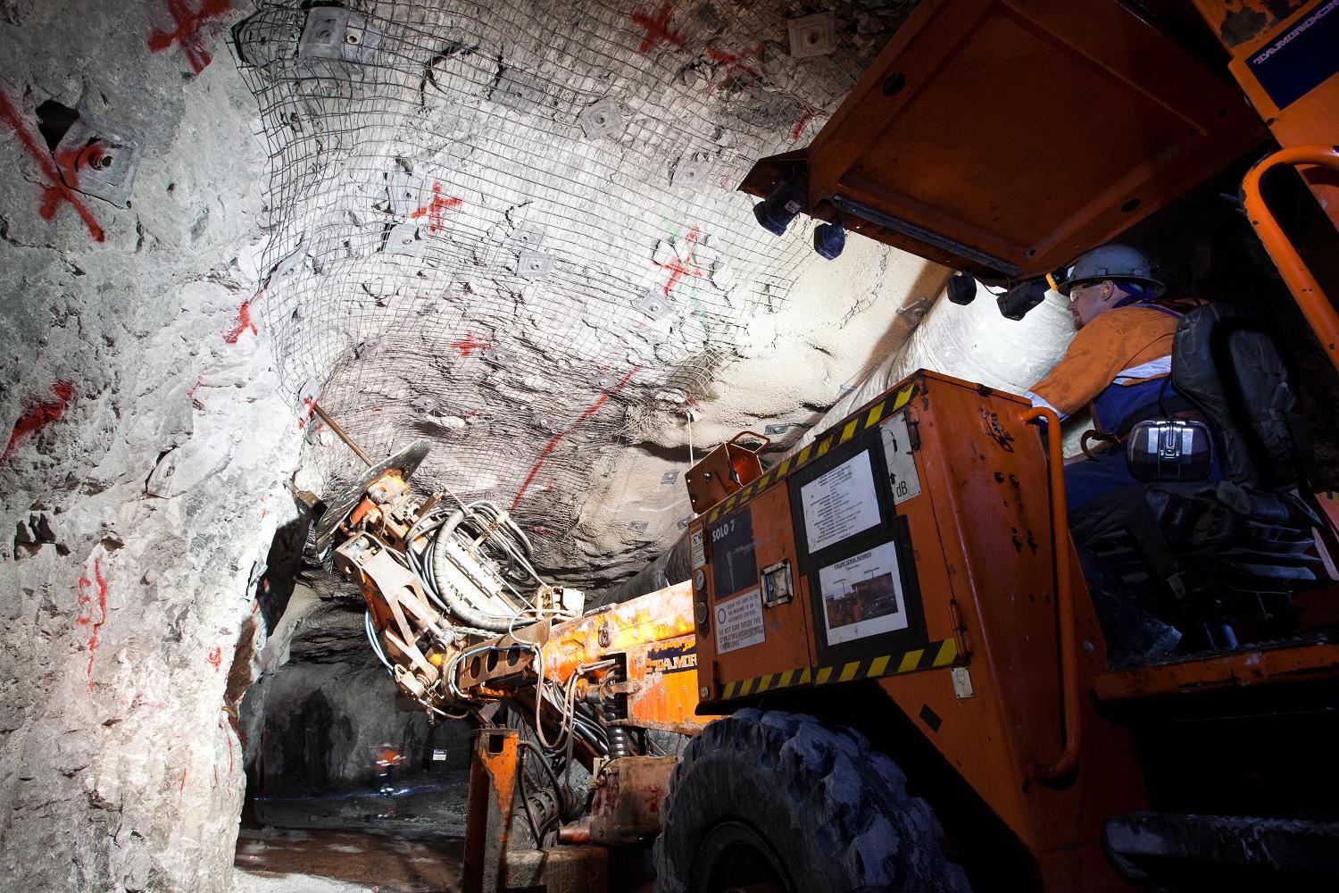 أرباح "سنتامين" تقفز في النصف الأول بفضل قوة أسعار الذهب