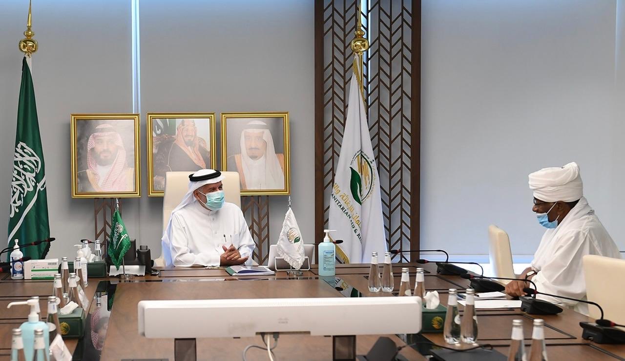 الربيعة يلتقي السفير السوداني لدى المملكة