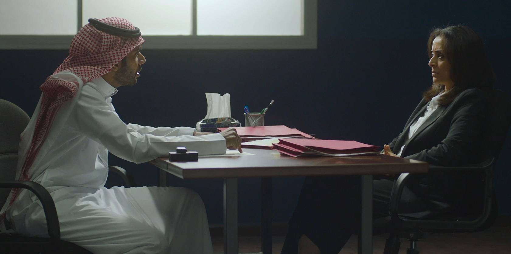 مشهد من العمل.