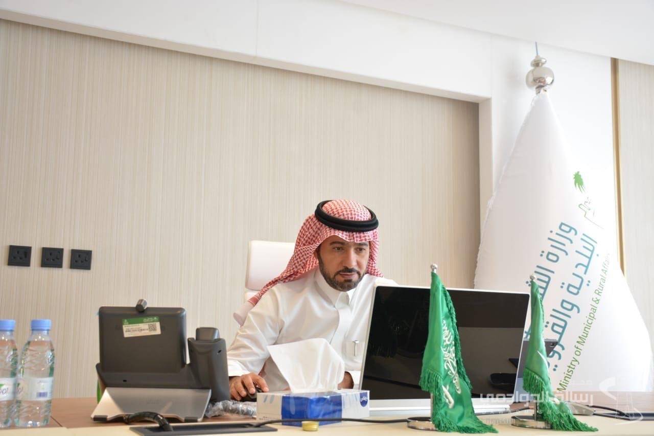 ماجد الحقيل.