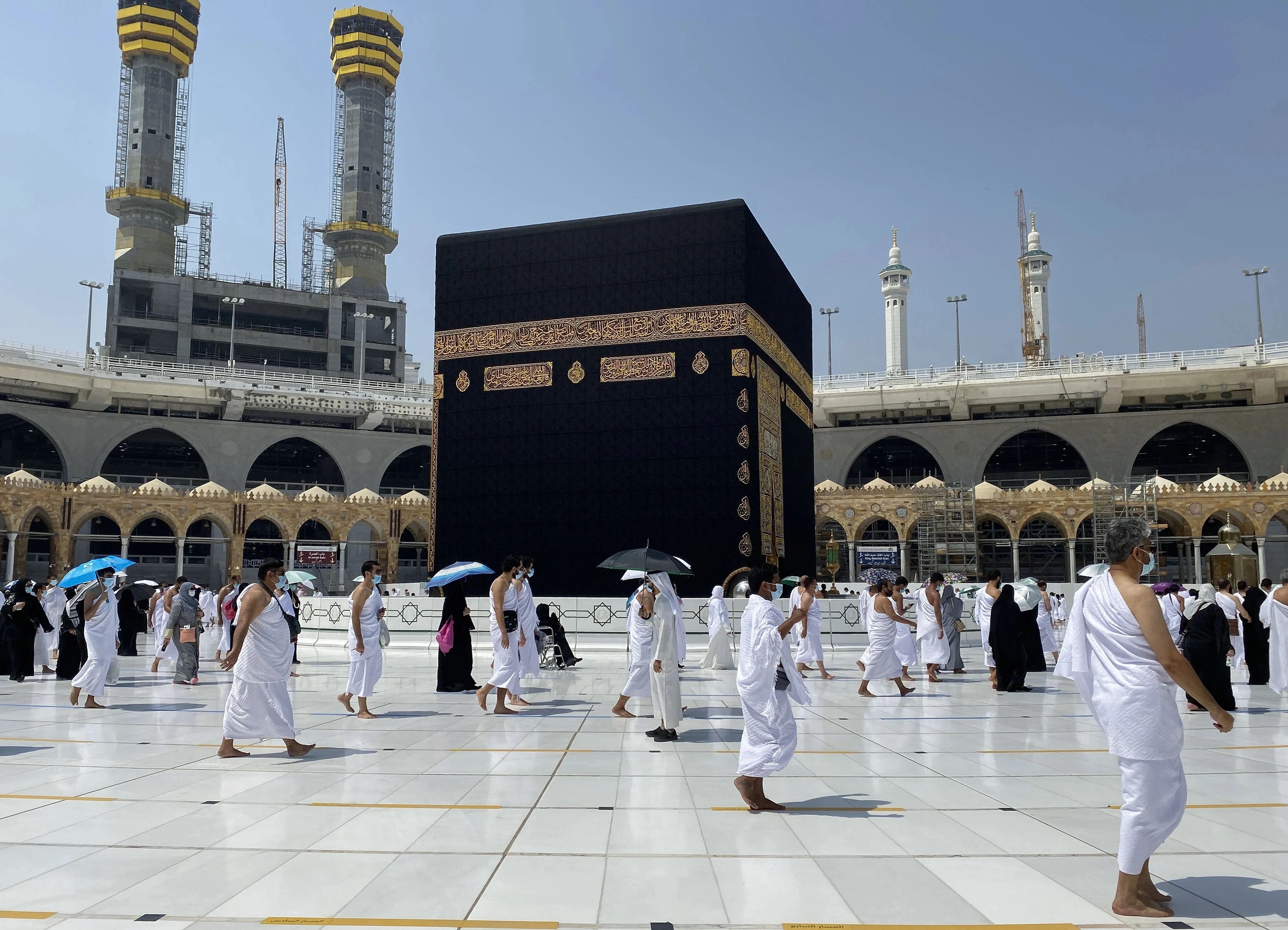 Самое длинное арабское. Мекка Медина Кааба. Мекка Аль-мукаррама. Кааба Саудовская Аравия. Мечеть Мекка паломничество.