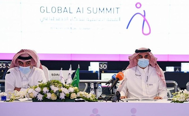 قمة الذكاء الاصطناعي .. فرصة لاستكشاف المشھد العالمي الجدید