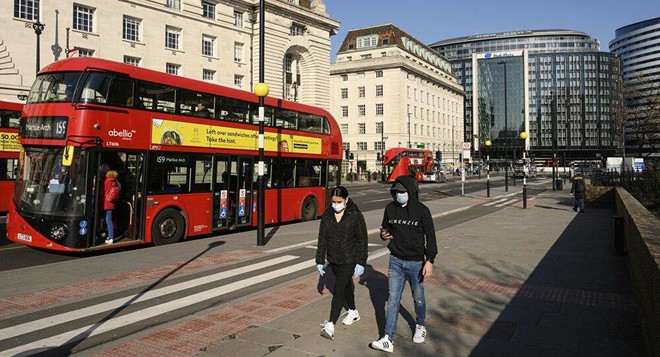 إصابات كورونا تتجاوز المليون في بريطانيا منذ ظهور الوباء