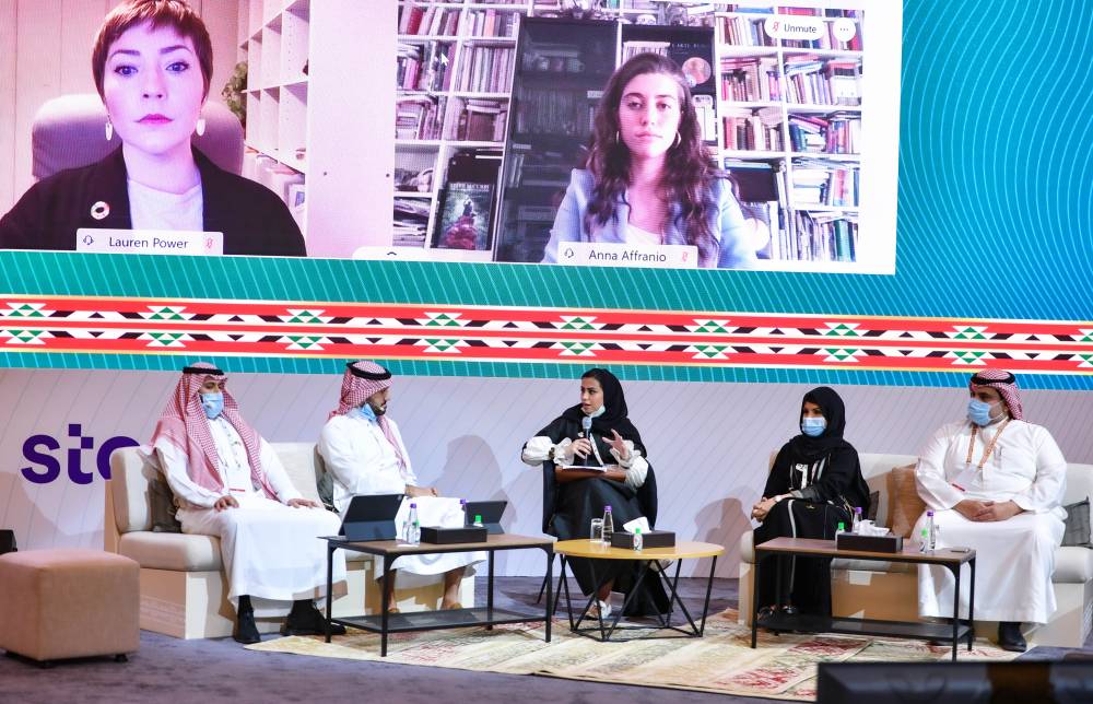 الأمير عبد العزيز بن تركي خلال جلسة ضمن فعاليات قمة العشرين، أمس. تصوير: بشير صالح - "الاقتصادية"