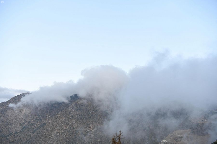 جبال الحشر .. إطلالة على جمال الطبيعة