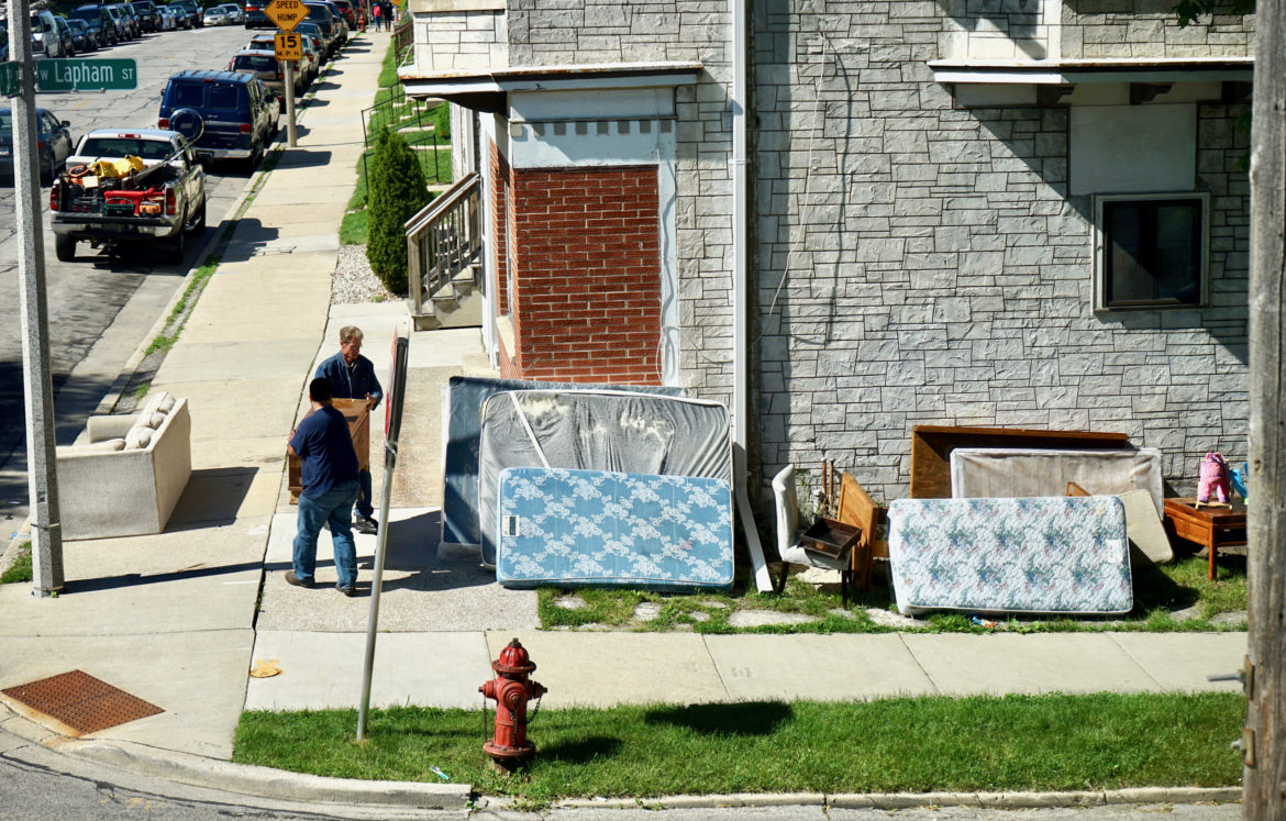 نيويورك تمنع طرد المستأجرين خلال الجائحة