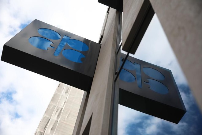 رويترز" : التزام "أوبك +" بتخفيضات إنتاج النفط بلغ 101 % في نوفمبر