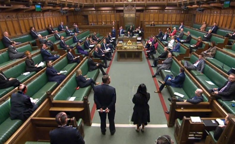 مجلس العموم البريطاني يؤيد بأغلبية ساحقة اتفاق التجارة مع الاتحاد الأوروبي