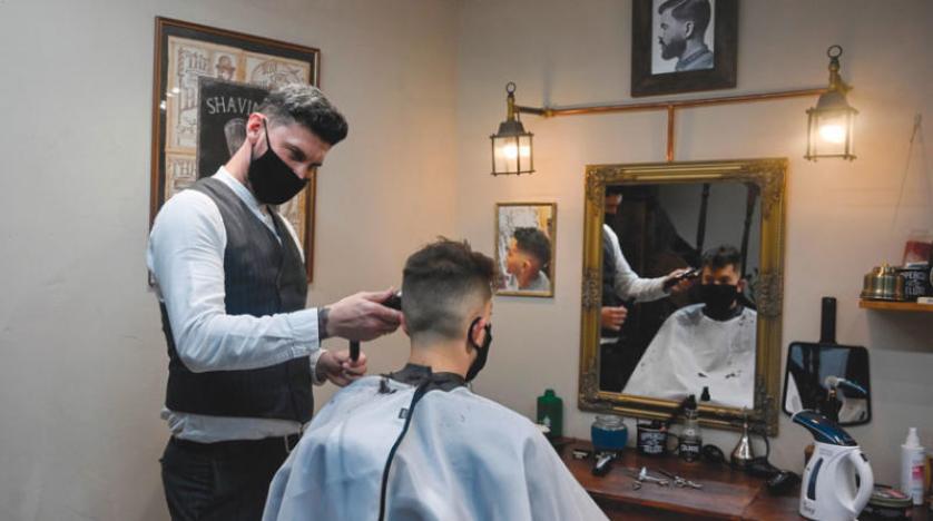 انتهاك تدابير الإغلاق "شر لا بد منه" لعاملي الاقتصاد الخفي في اليونان