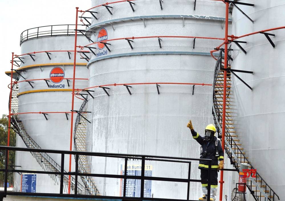 الهند تعتزم زيادة احتياطي الطوارئ من النفط بمقدار 6.5 مليون طن.
