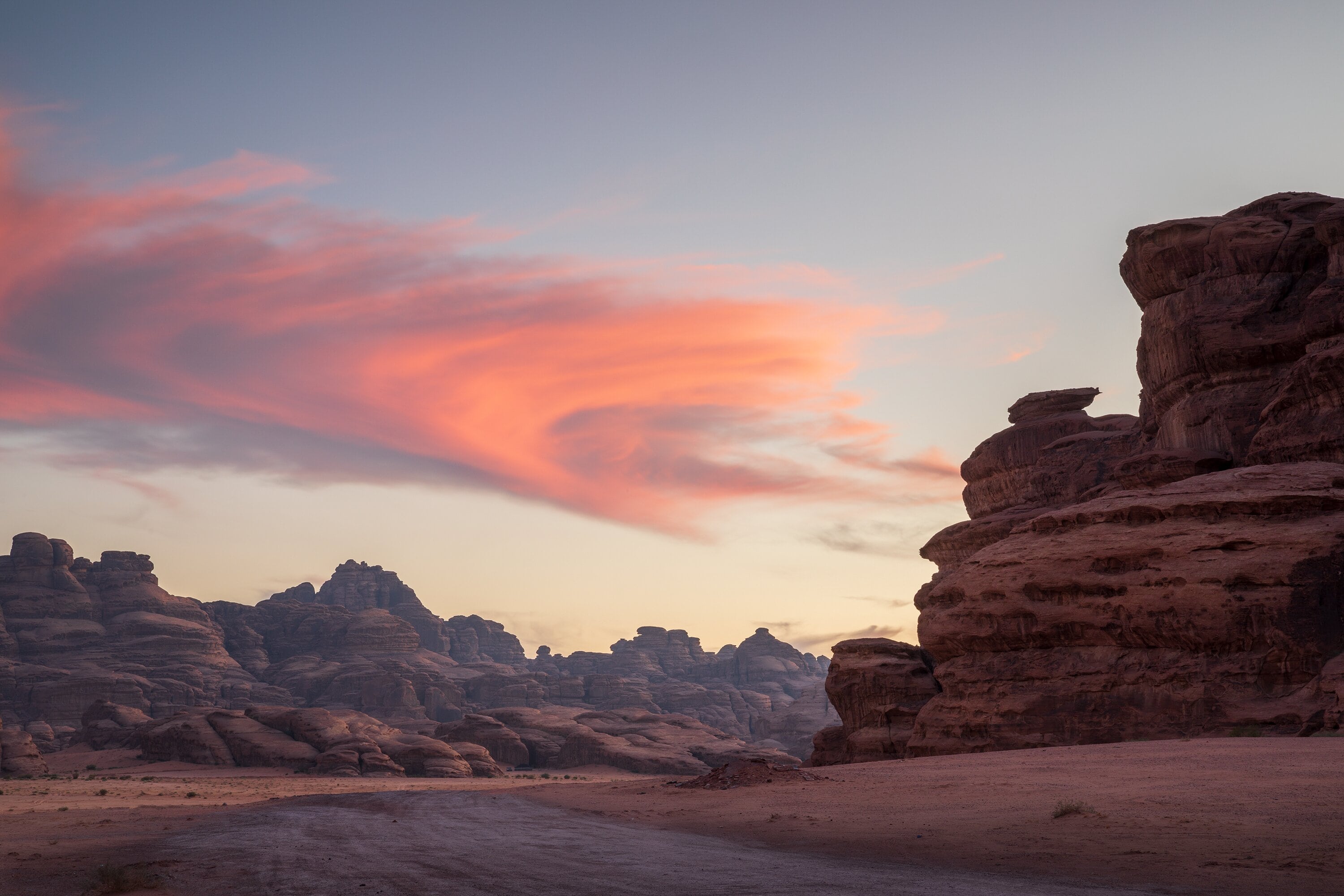 "ذا لاين" .. مدينة مليونية في نيوم تحاكي الطبيعة دون ضجيج وكربون