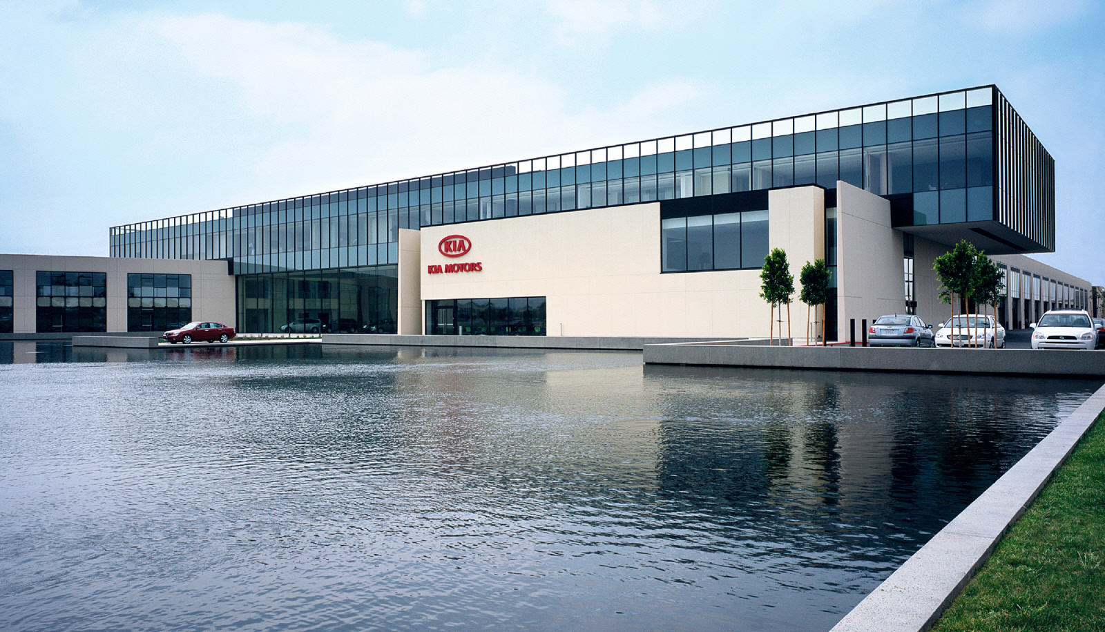 سهم "كيا موتورز" يقفز إلى أعلى مستوى له منذ 8 سنوات