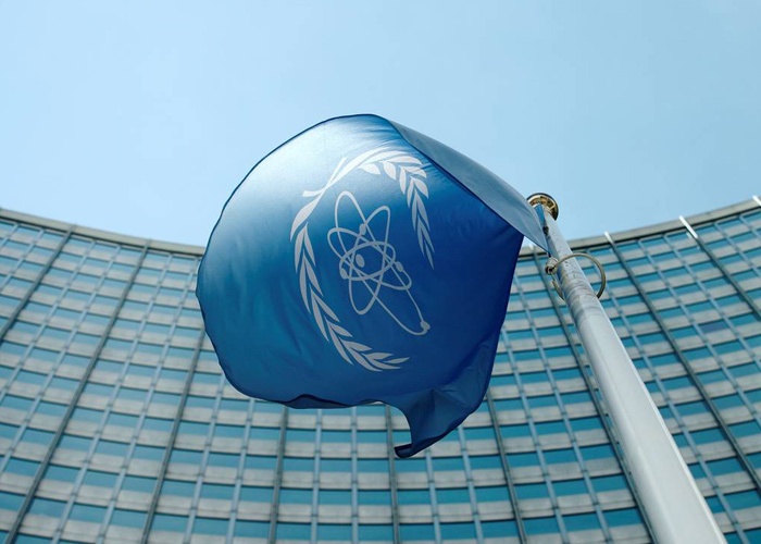 وكالة الطاقة : متغيرات توزيع اللقاح تخيم على توقعات سوق النفط 