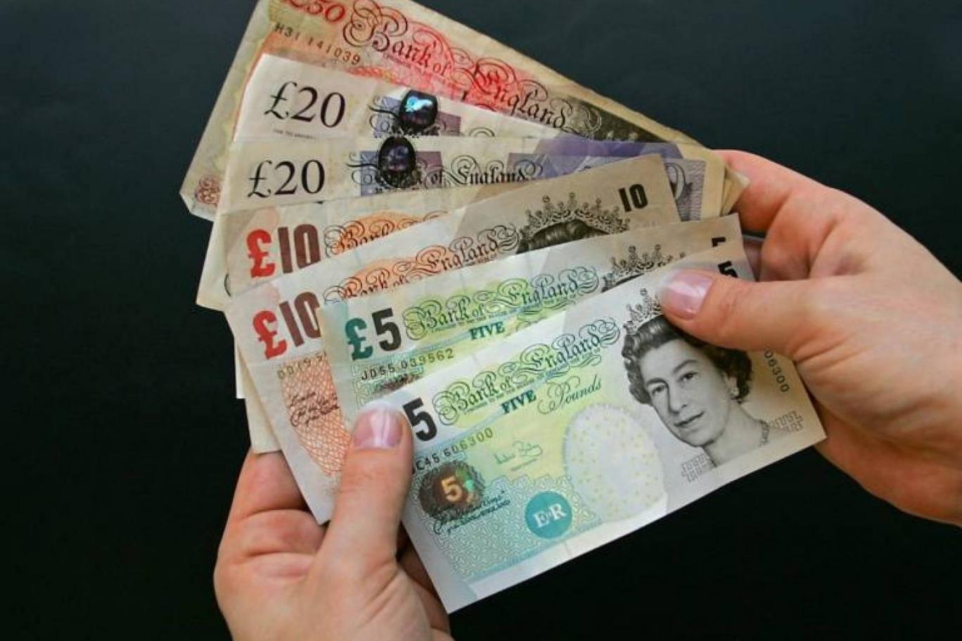 الاسترليني يرتفع بعد تعافي شهية المستثمرين للمخاطرة