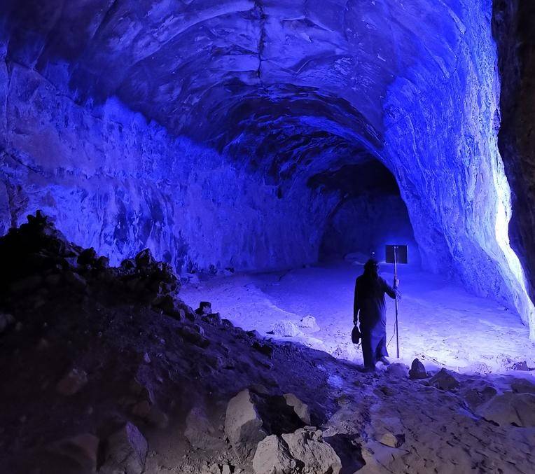 تحتوي المملكة على كهوف متنوعة المنشأ. "واس"