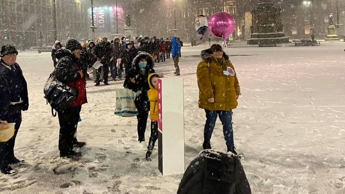 انتشرت صور المحتاجين بشكل كبير على مواقع التواصل الاجتماعي.