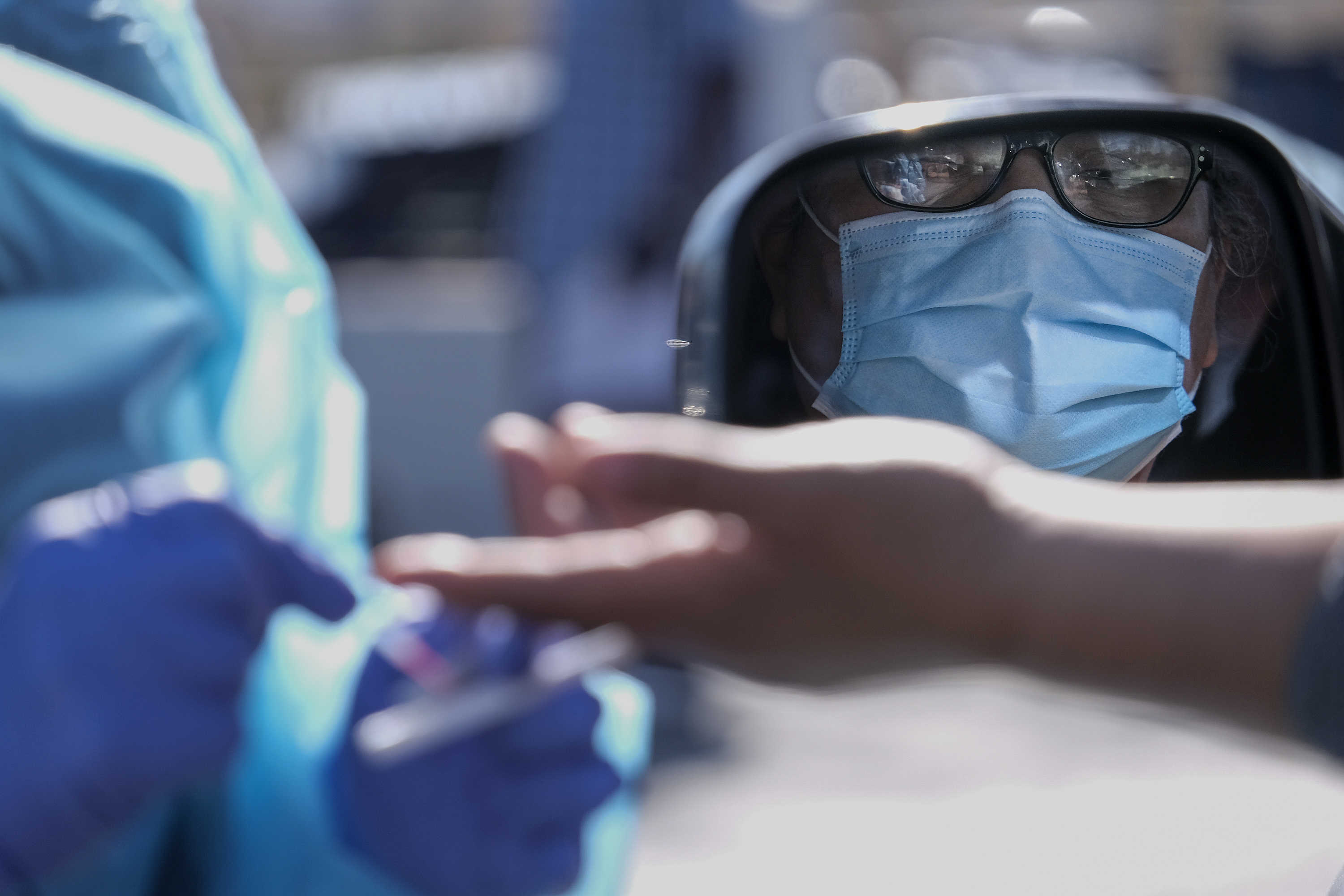 اكتشاف أول إصابات بـ "السلالة البرازيلية" من فيروس كورونا في السويد