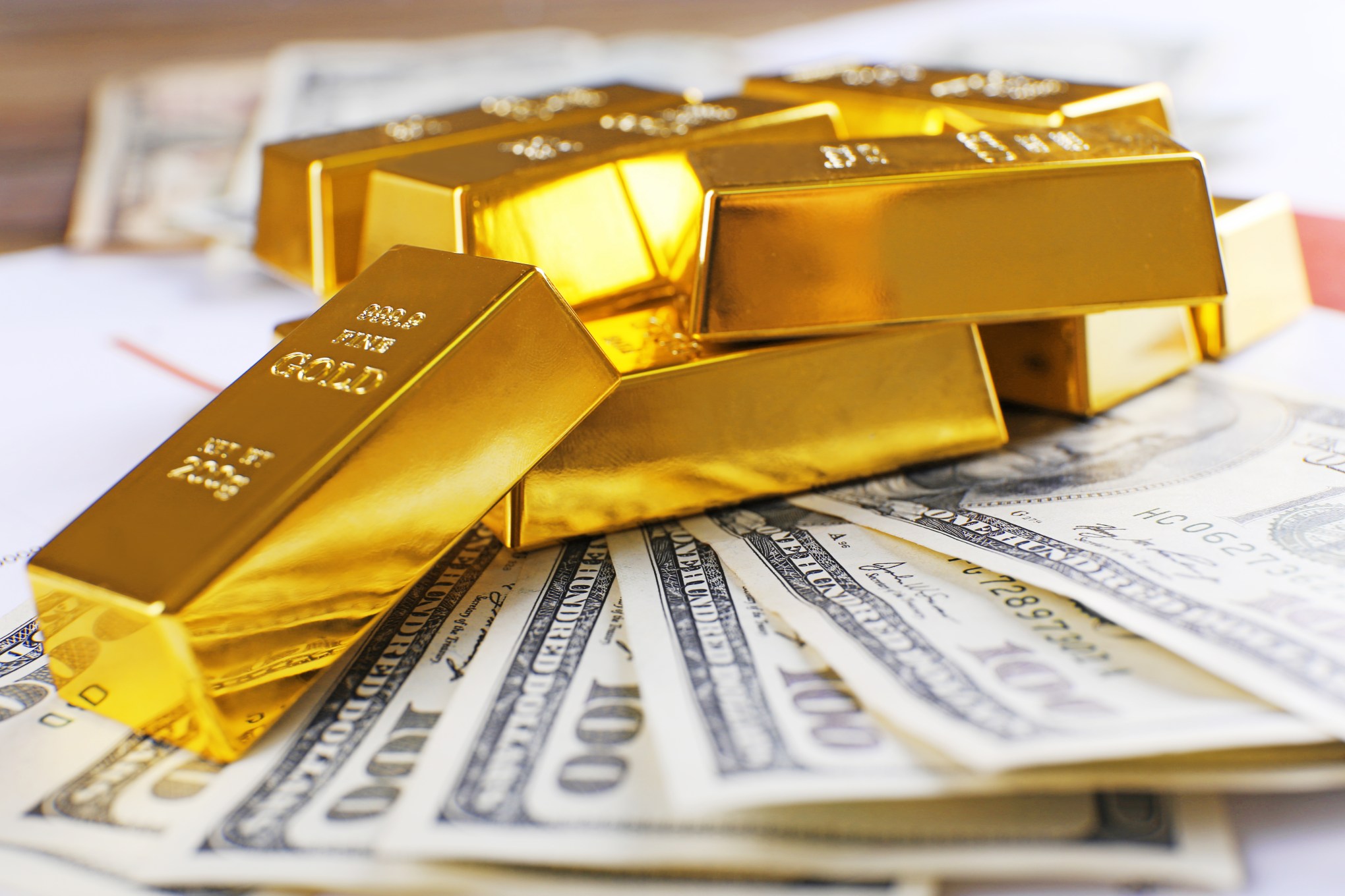 Деньги слитки золота