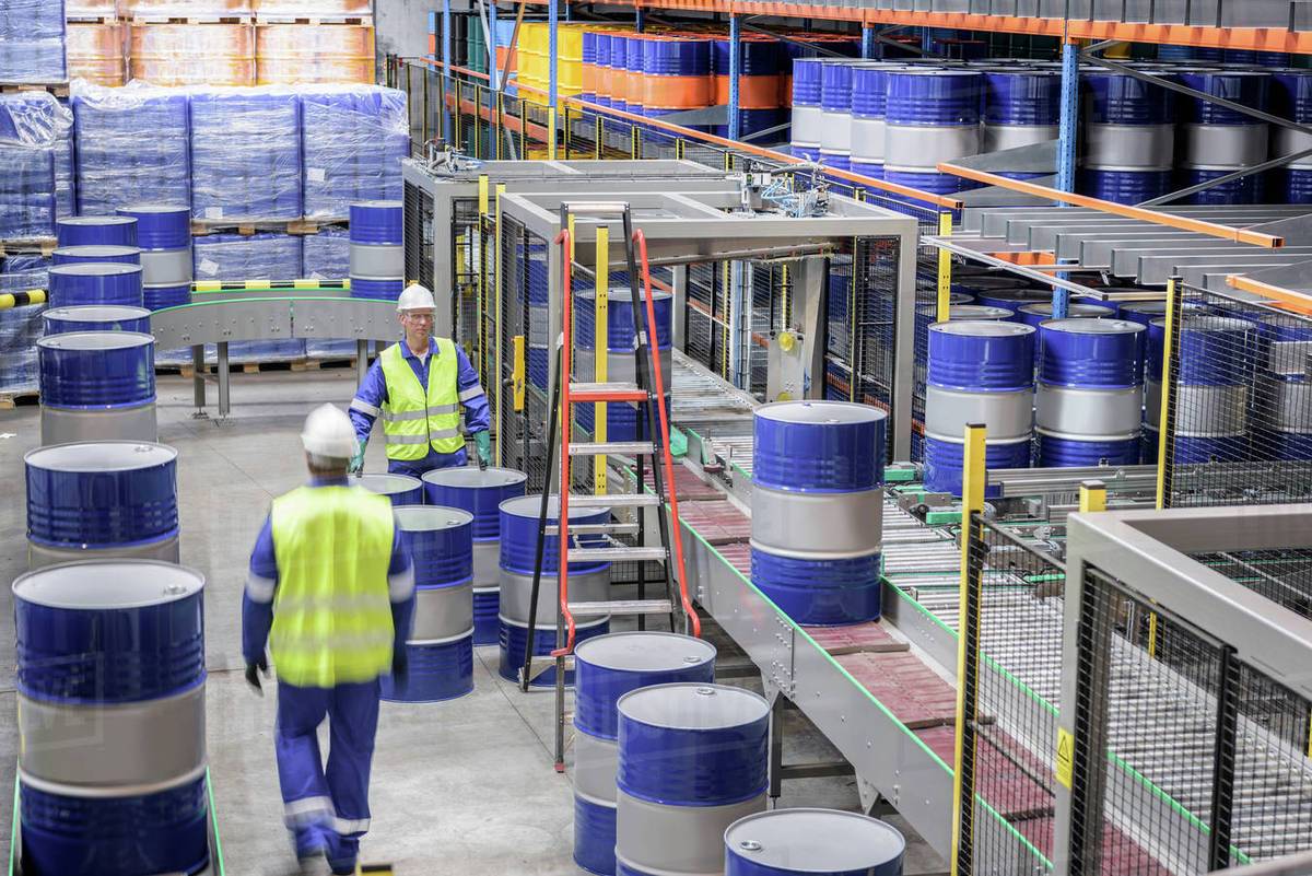 توقعات ببلوغ الطلب العالمي على النفط 100 مليون برميل يوميا في يوليو.