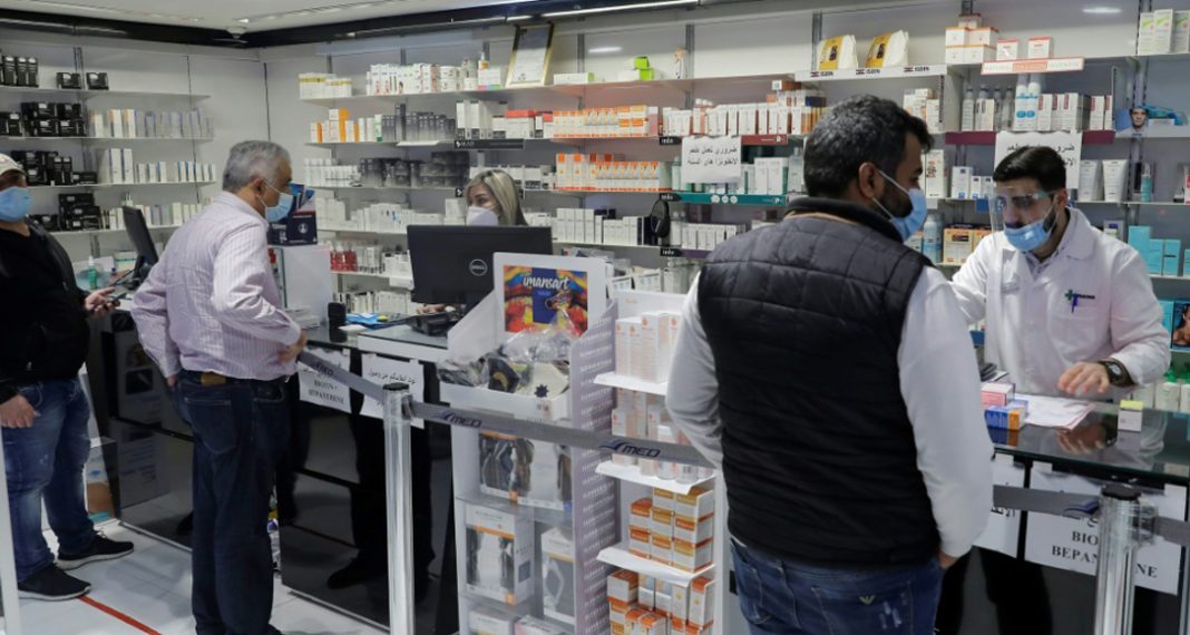 قطاع الدواء في أزمة مع مسارعة اللبنانيين للتخزين وشح الدولار