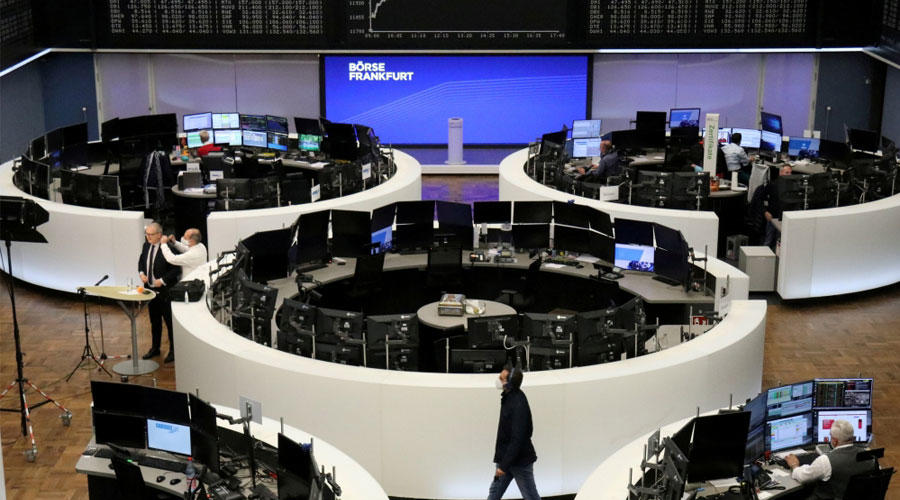 الأسهم الأوروبية تتراجع عن مكاسب قوية وتغلق منخفضة 