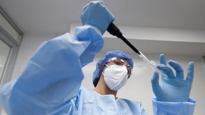 كبير الأطباء: إصابات كورونا في بريطانيا ستزيد مجددا رغم التطعيم 