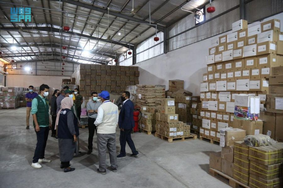 مركز الملك سلمان للإغاثة يدشن في عدن توزيع معدات ومستلزمات طبية لعدد من المحافظات اليمنية