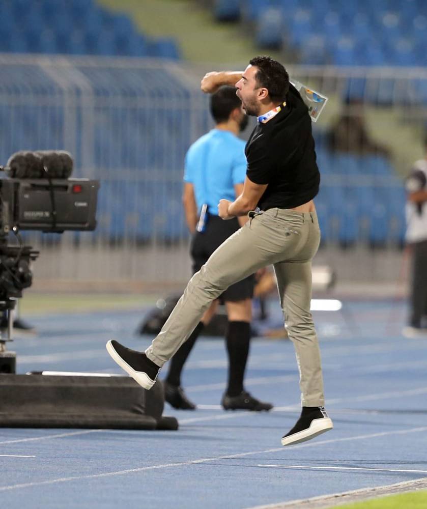 تشافي محتفلا بالانتصار. تصوير: مشعل القدير - "الاقتصادية"