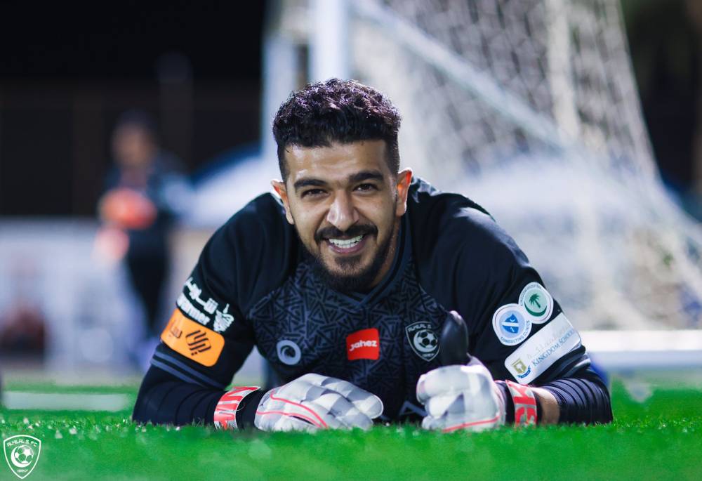 النفط يبلغ ذروة 6 أسابيع مع تأهب المنصات لعاصفة بخليج المكسيك