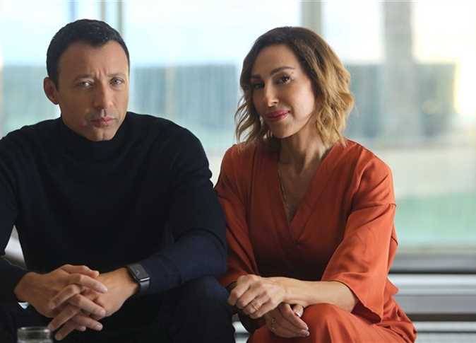 مشهد من العمل.