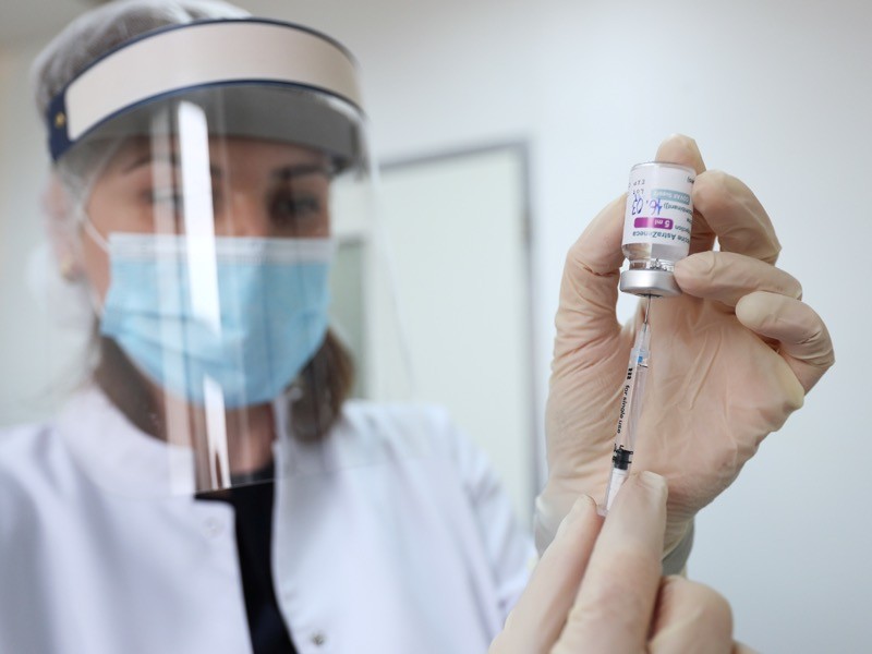 بريطانيا.. استمرار زيادة الثقة في لقاح "أسترازينيكا"