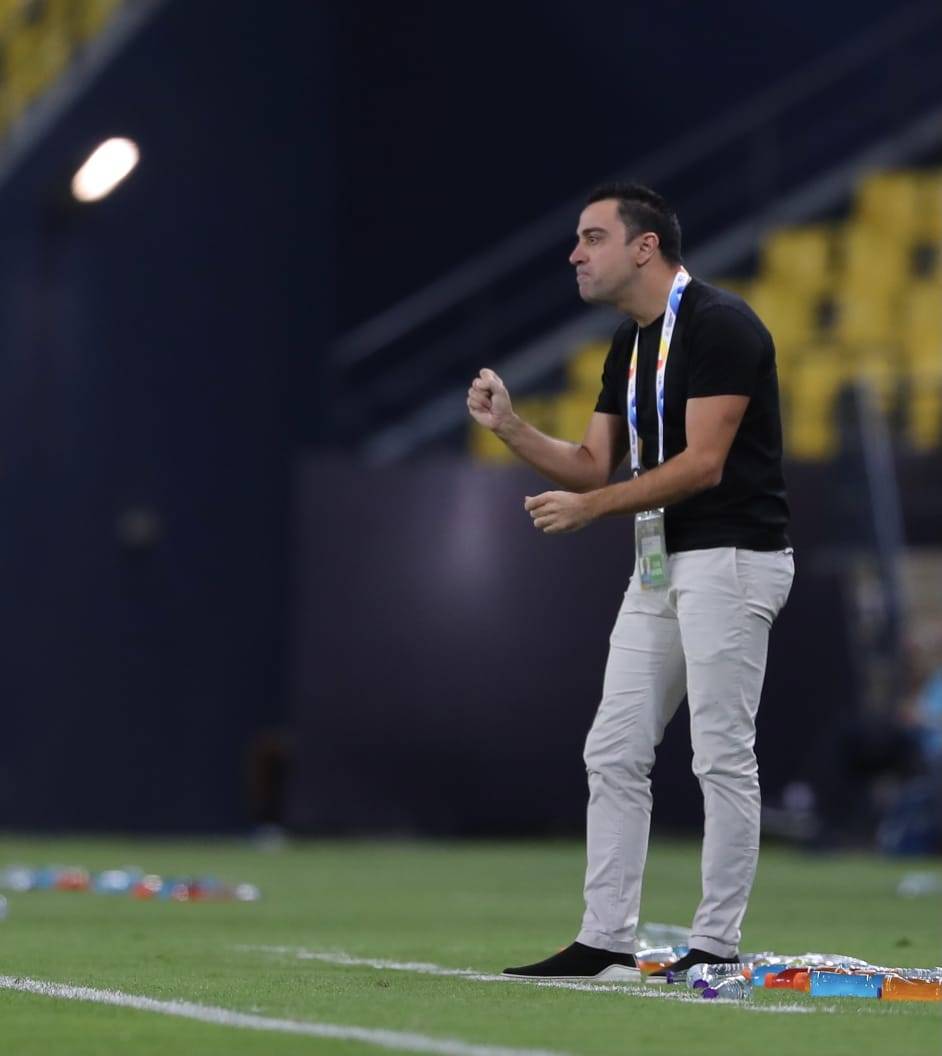 تشافي خلال لقاء السد والنصر أمس الأول. تصوير: عبد العزيز النومان ـ "الاقتصادية"