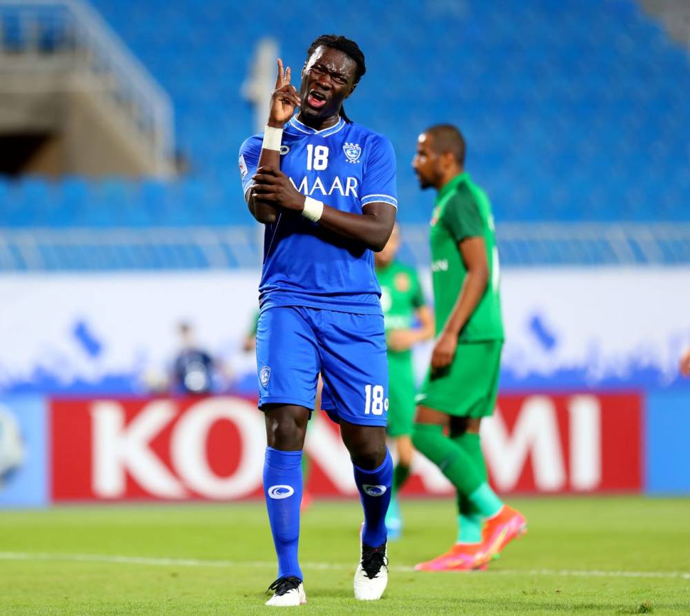 جوميز متحسرا على ضياع إحدى الفرص. تصوير: علي الظاهري ـ "الاقتصادية"