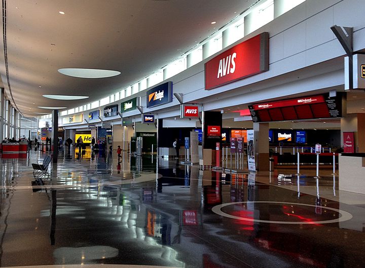 في أمريكا .. استئجار السيارات أغلى من ركوب الطائرات