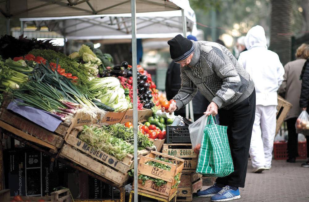 الأرجنتين تعجز عن تحقيق استراتيجية كبح جماح التضخم .. الأسعار ترتفع 46.3 %