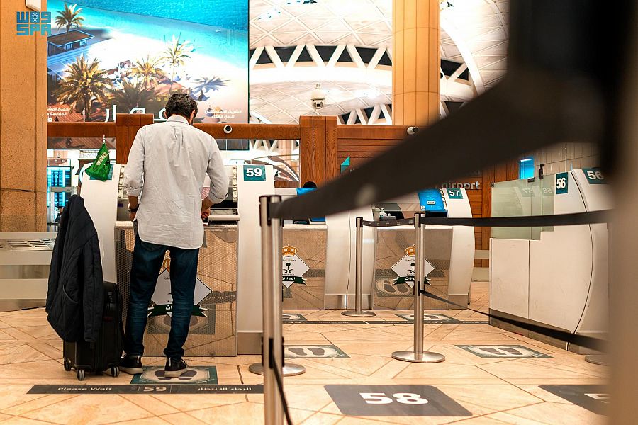 بدء أولى الرحلات الدولية من مطار الملك خالد الدولي