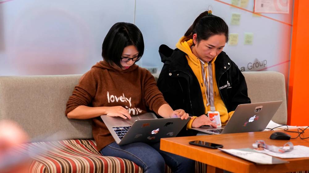 رئيس وزراء إيرلندا: ينبغي موافقة الاتحاد الأوروبي على تمديد خروج بريطانيا