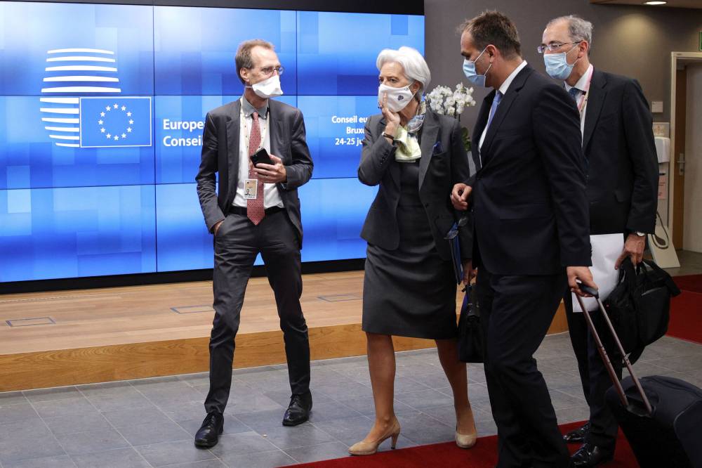 كريستين لاجارد أبلغت زعماء الاتحاد الأوروبي بأن منطقة اليورو تتعافى بوتيرة أسرع من المتوقع."الفرنسية"