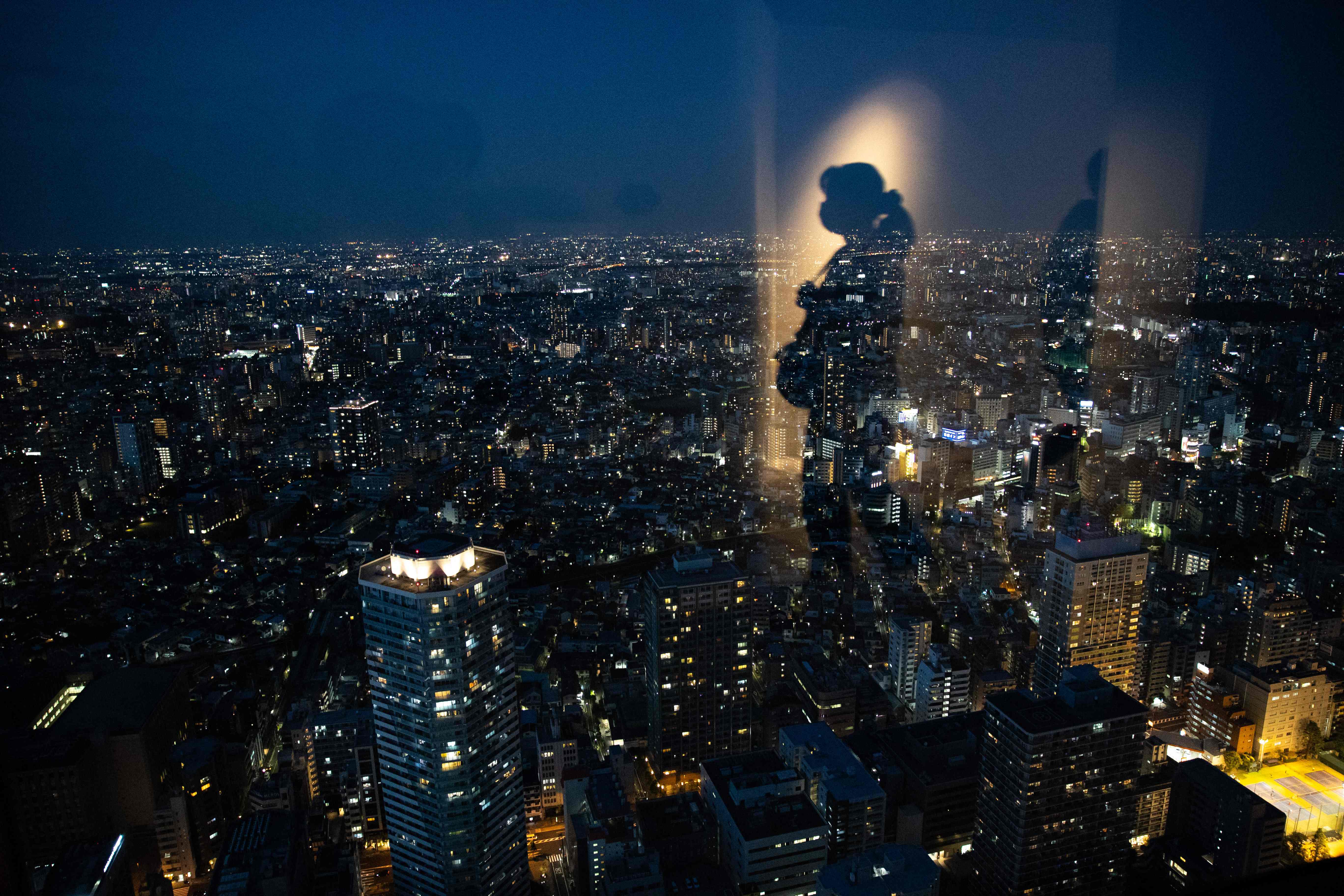 مراصد شاهقة في أبراج طوكيو تقدم للزائرين رؤية شاملة للمدينة 